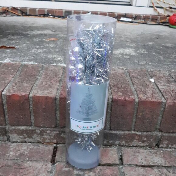 Christmas Bundle - Table Top Tree - Heart Shape Dish - Ramen Bowl with Spoon - Picture 6 of 12